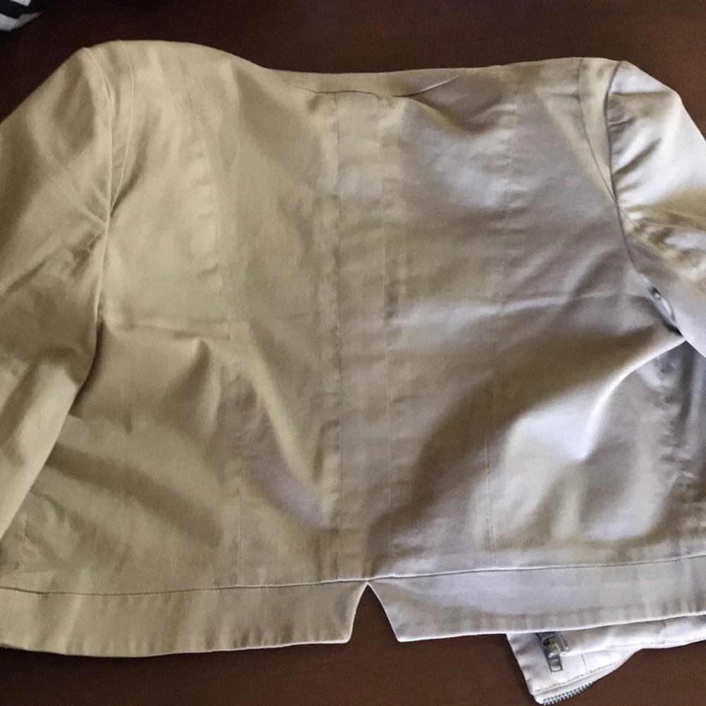 Cropped Jacket - Picture 4 of 5